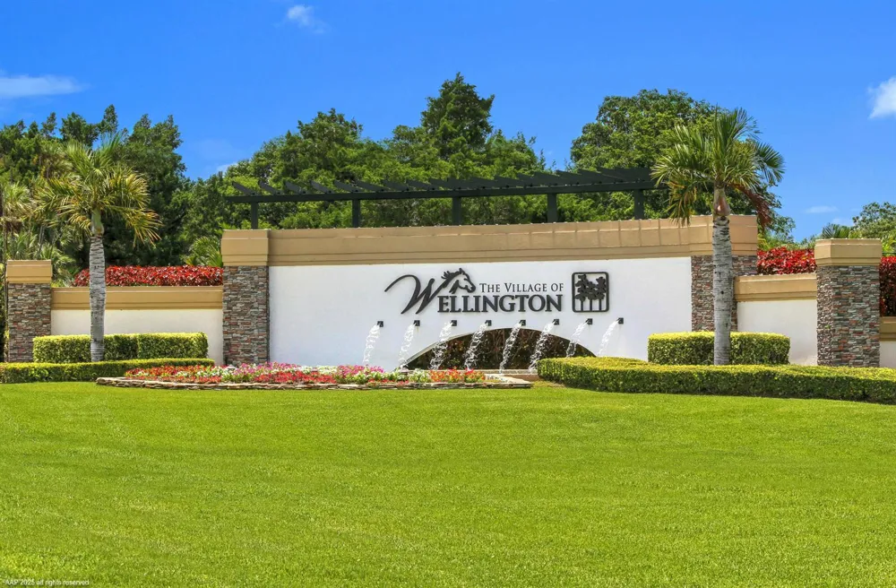 2379 Newbury Court Wellington, FL 33414