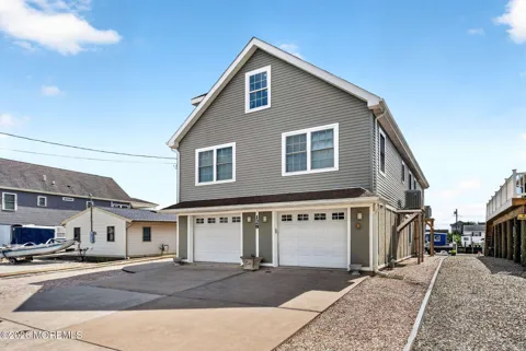 128 E Mohawk Drive