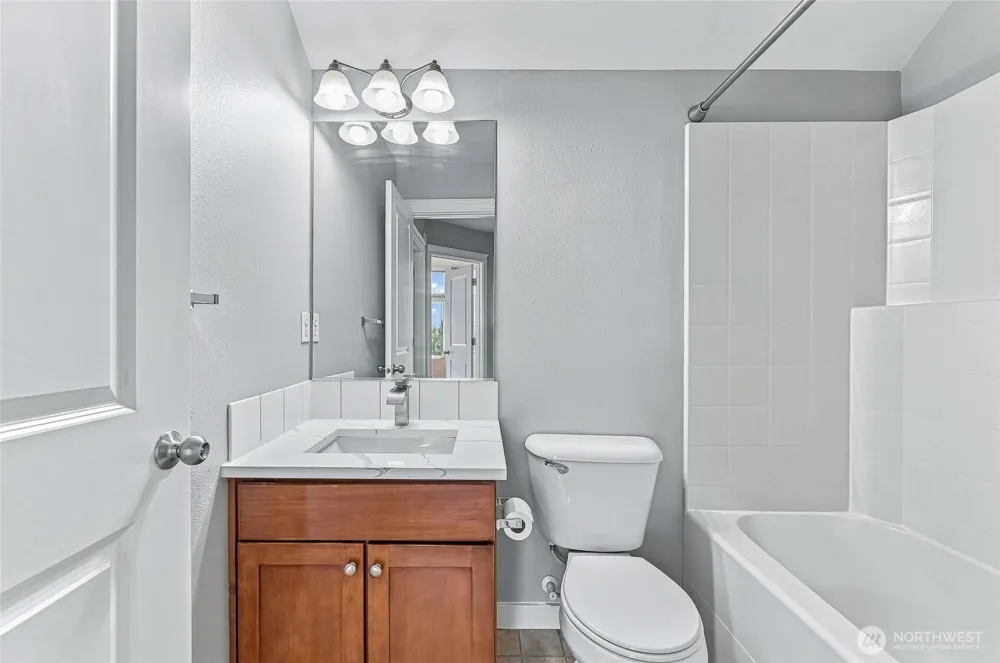 1771 25th Avenue NE Issaquah, WA 98029