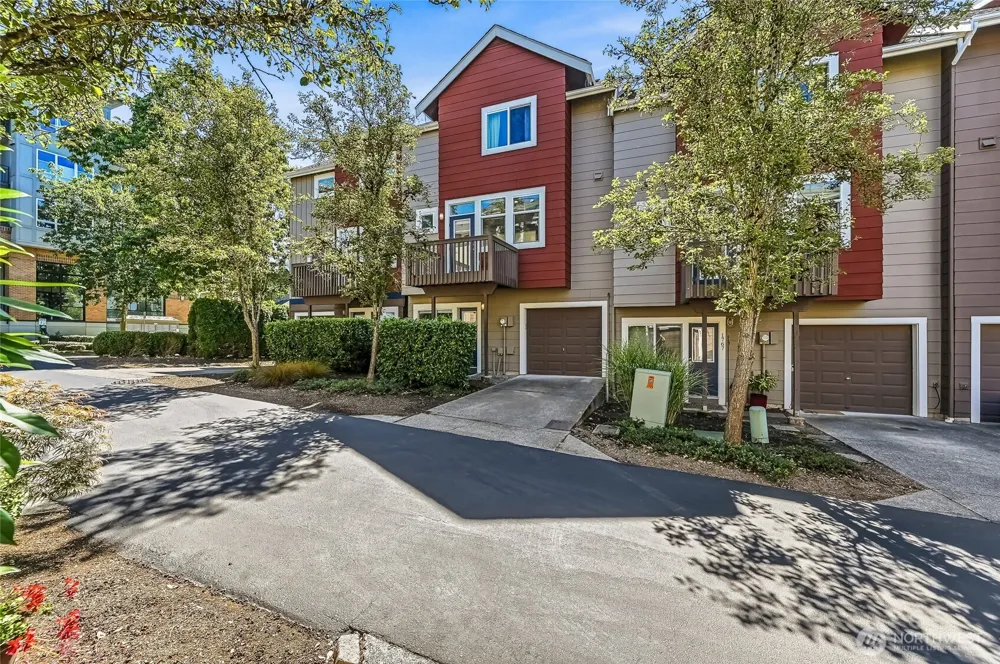 1771 25th Avenue NE Issaquah, WA 98029