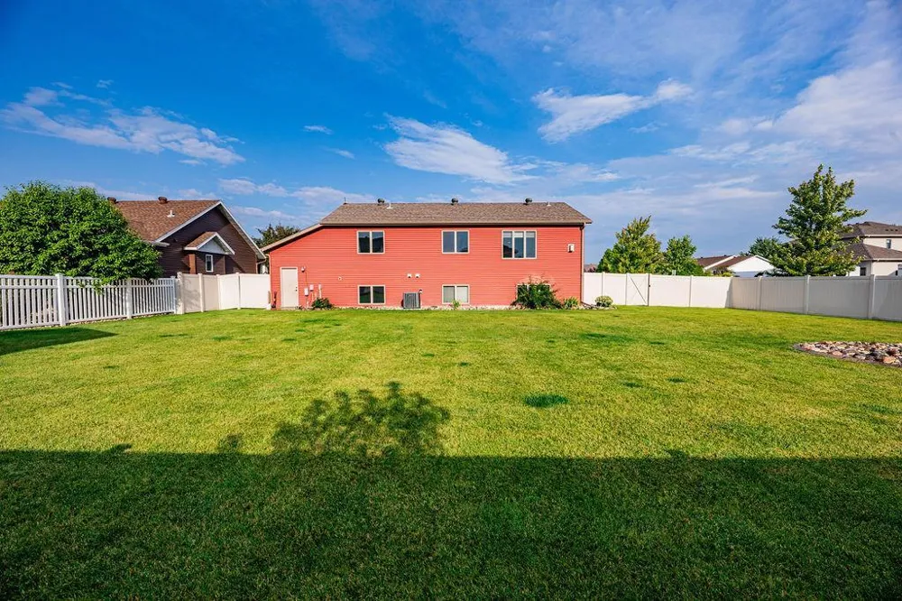 1809 Pentland Street West Fargo, ND 58078