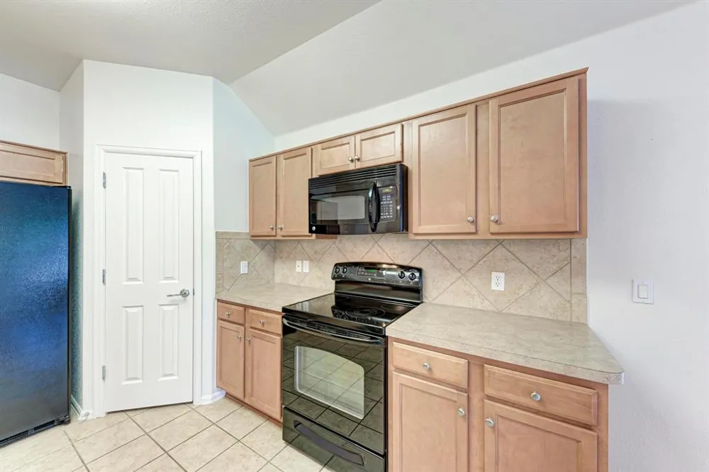 412 Golden Eagle Lane Leander, TX 78641