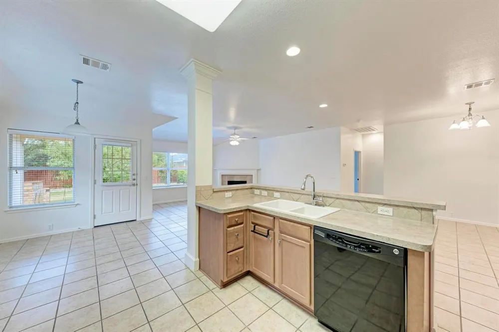 412 Golden Eagle Lane Leander, TX 78641