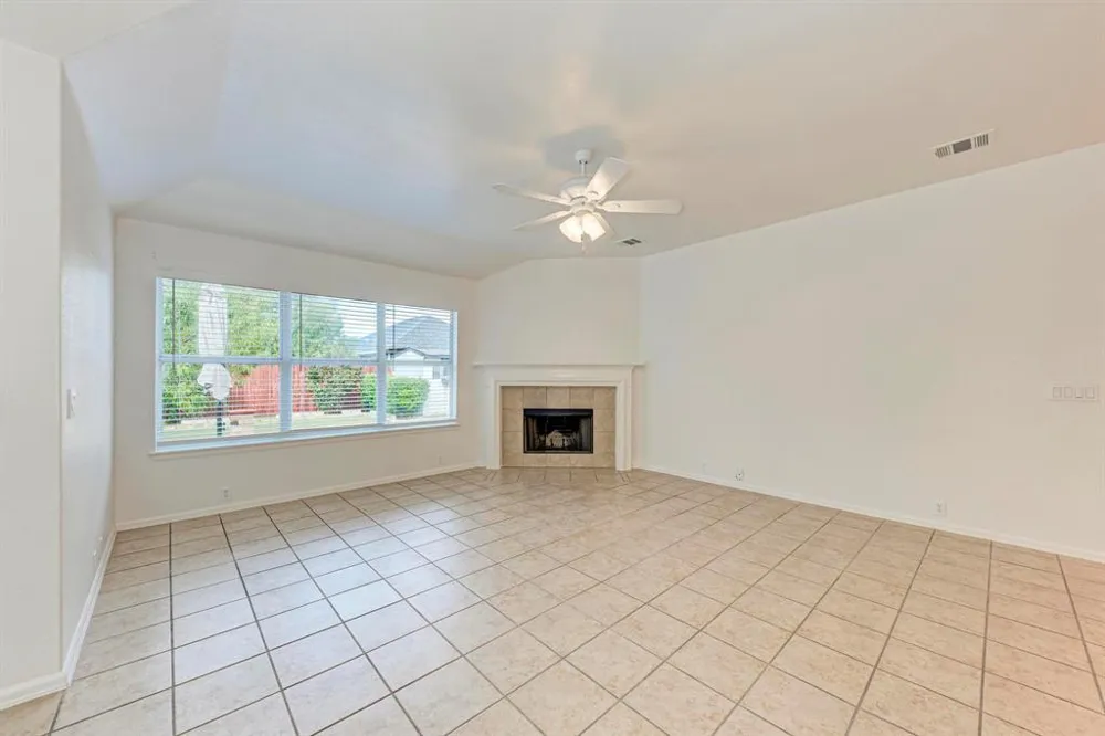 412 Golden Eagle Lane Leander, TX 78641