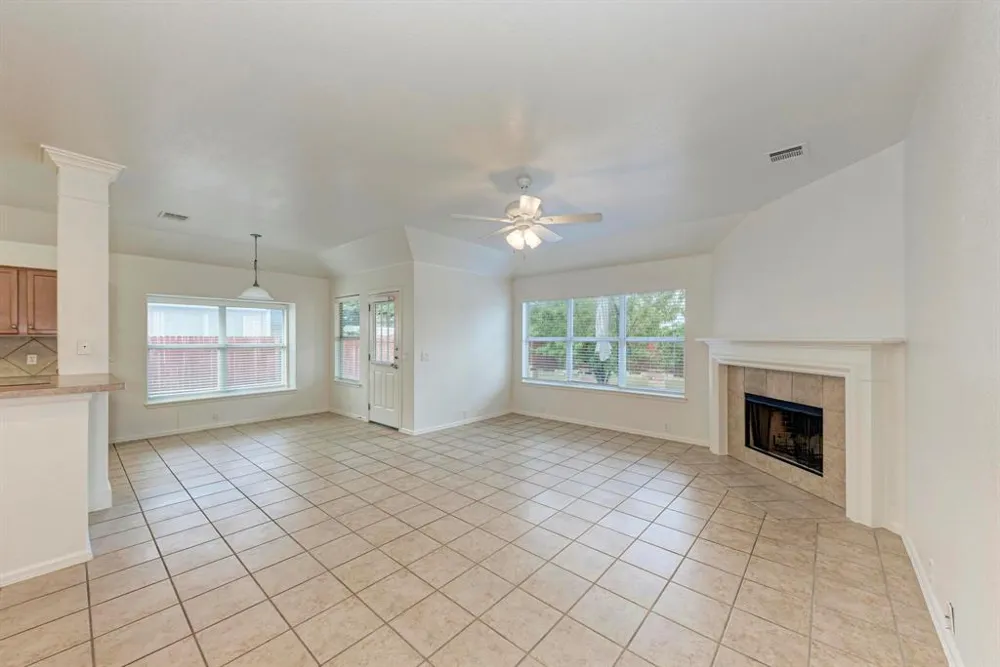 412 Golden Eagle Lane Leander, TX 78641
