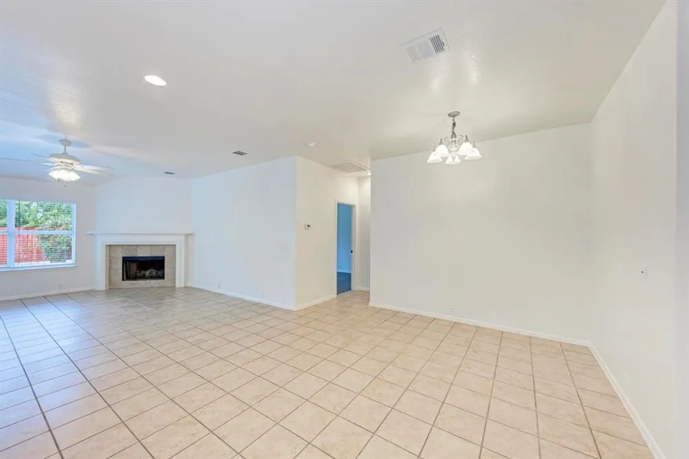 412 Golden Eagle Lane Leander, TX 78641
