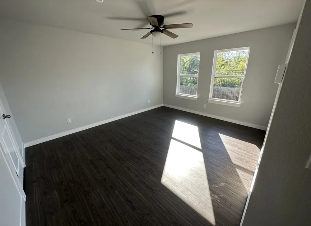 1702 E Powell Avenue Fort Worth, TX 76104