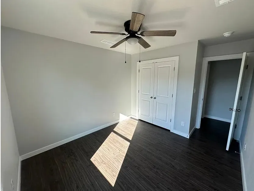 1702 E Powell Avenue Fort Worth, TX 76104
