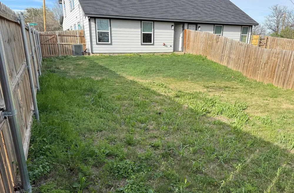 1702 E Powell Avenue Fort Worth, TX 76104