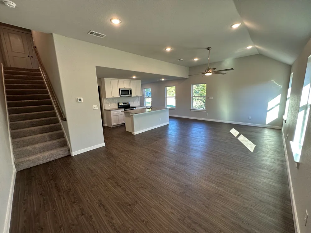 1702 E Powell Avenue Fort Worth, TX 76104