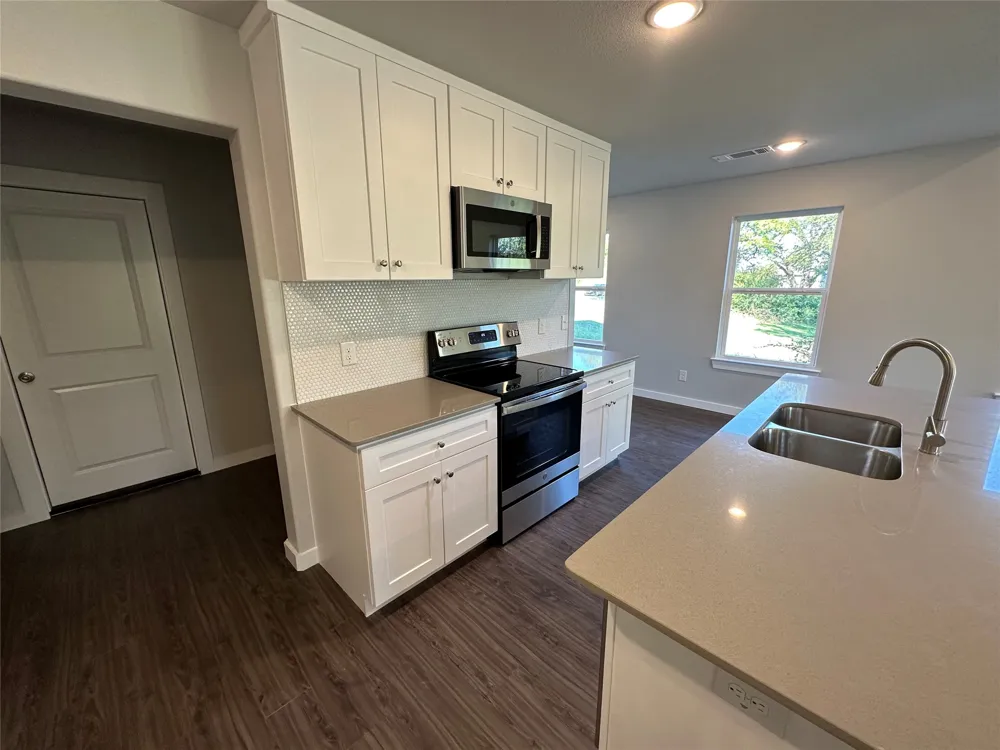1702 E Powell Avenue Fort Worth, TX 76104