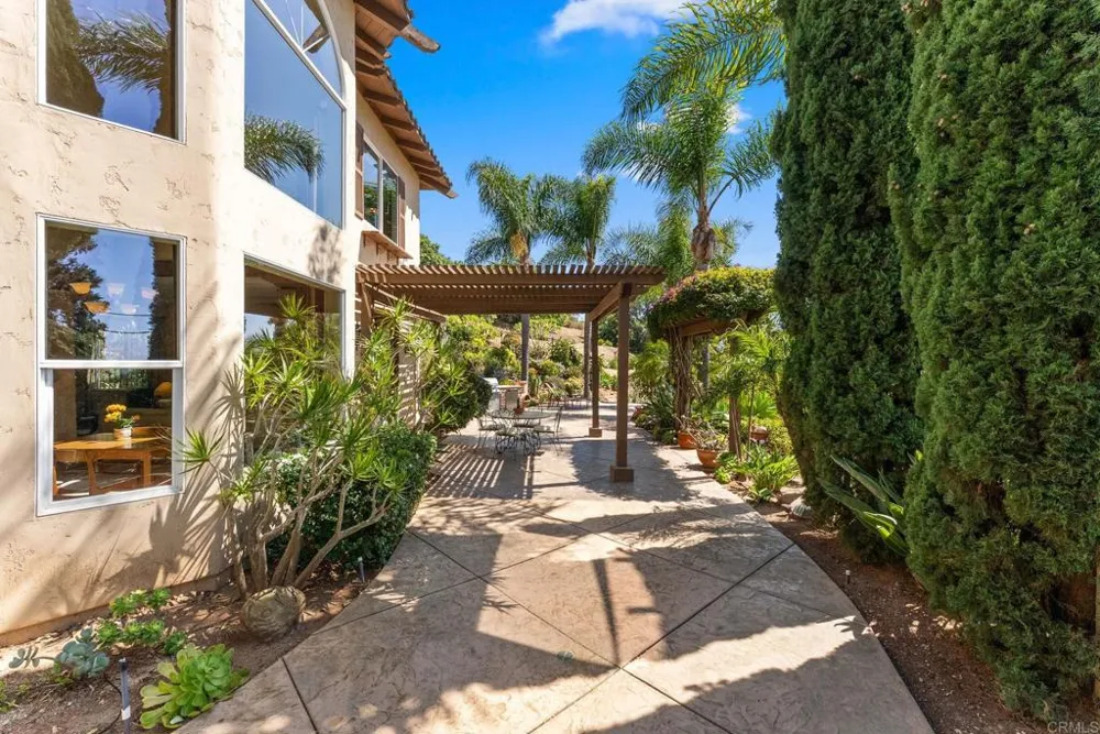 1829 Elevado Road Vista, CA 92084