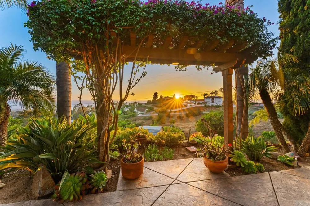 1829 Elevado Road Vista, CA 92084