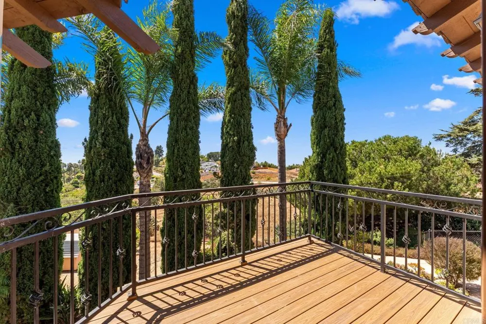1829 Elevado Road Vista, CA 92084