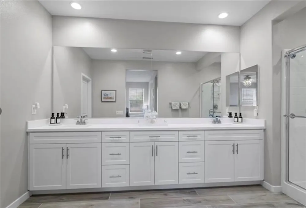 28654 Jadineras dr Valencia, CA 91354