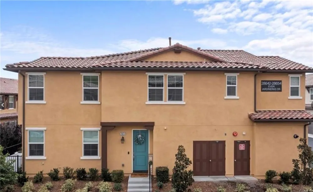 28654 Jadineras dr Valencia, CA 91354