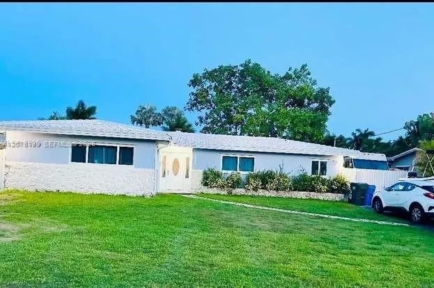 1980 NW 33rd Ct Oakland Park, FL 33309