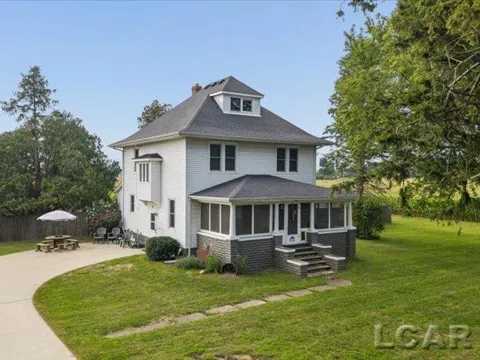 2748 Lenawee