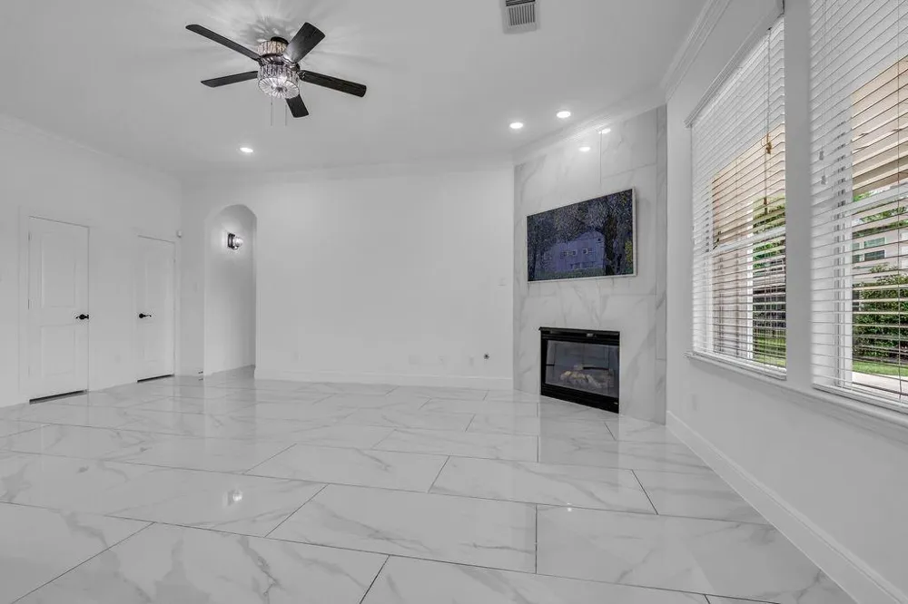 15 Winterhaven Lane Montgomery, TX 77356