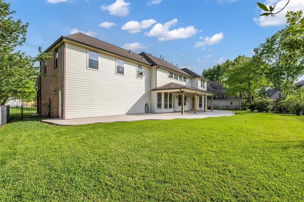 15 Winterhaven Lane Montgomery, TX 77356