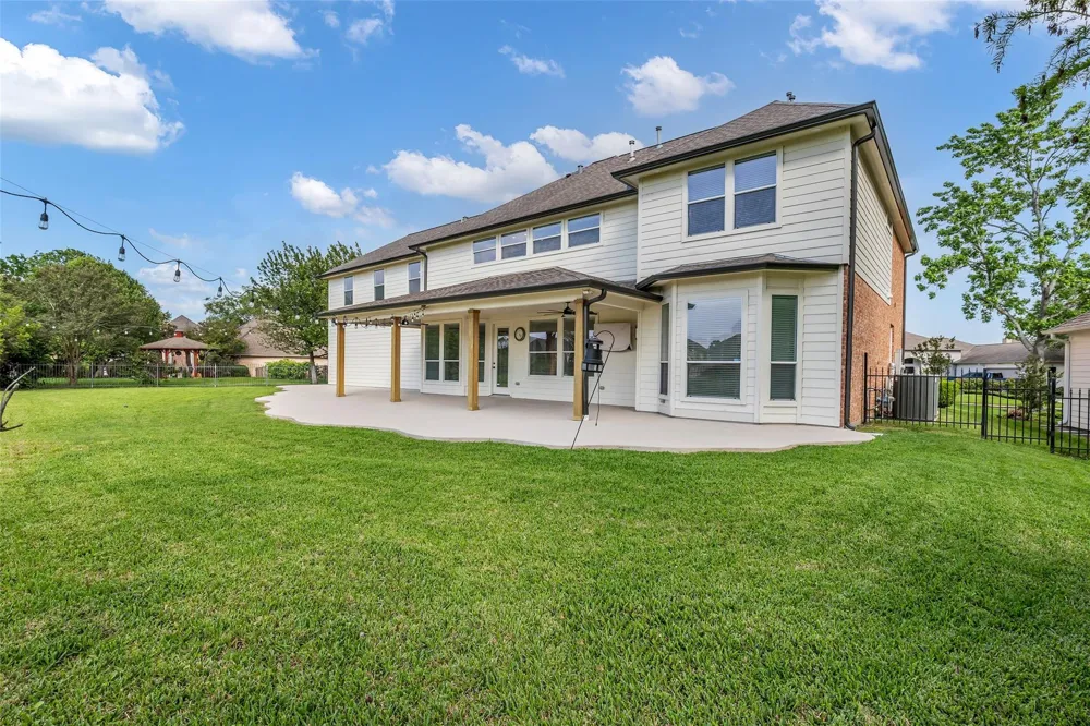 15 Winterhaven Lane Montgomery, TX 77356