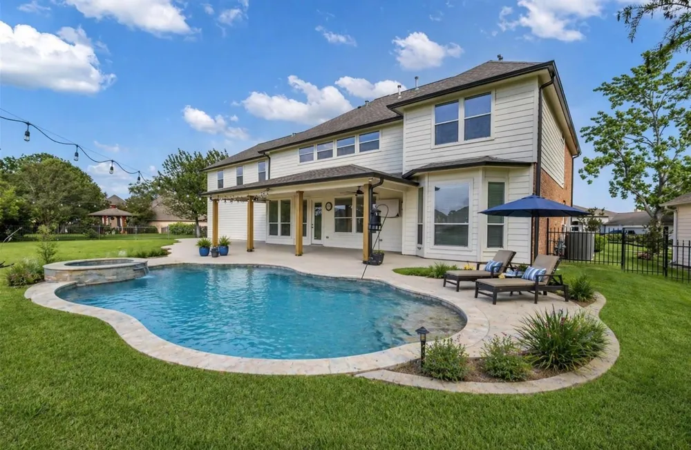 15 Winterhaven Lane Montgomery, TX 77356