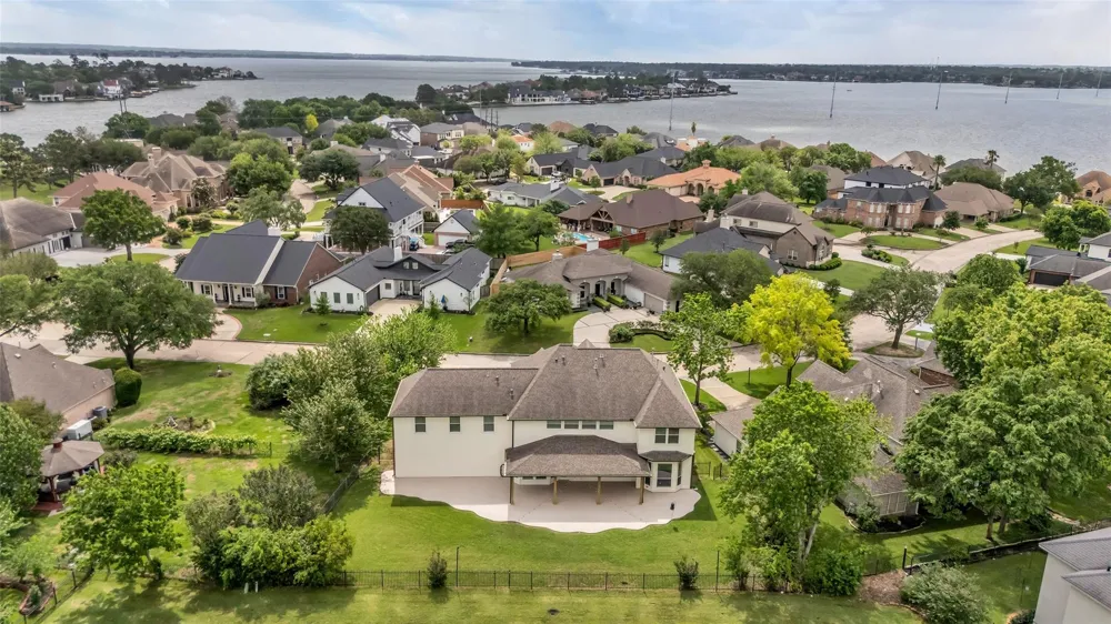 15 Winterhaven Lane Montgomery, TX 77356