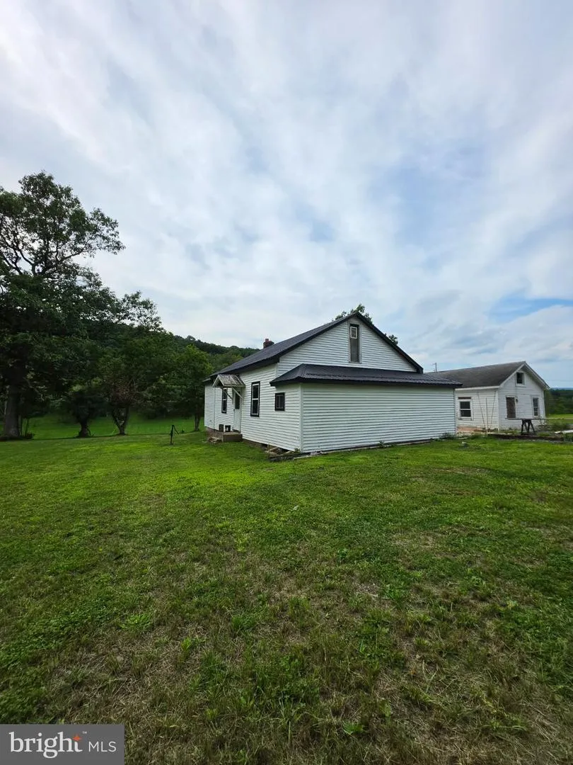1703 FERGUSON VALLEY Mc Veytown, PA 17051