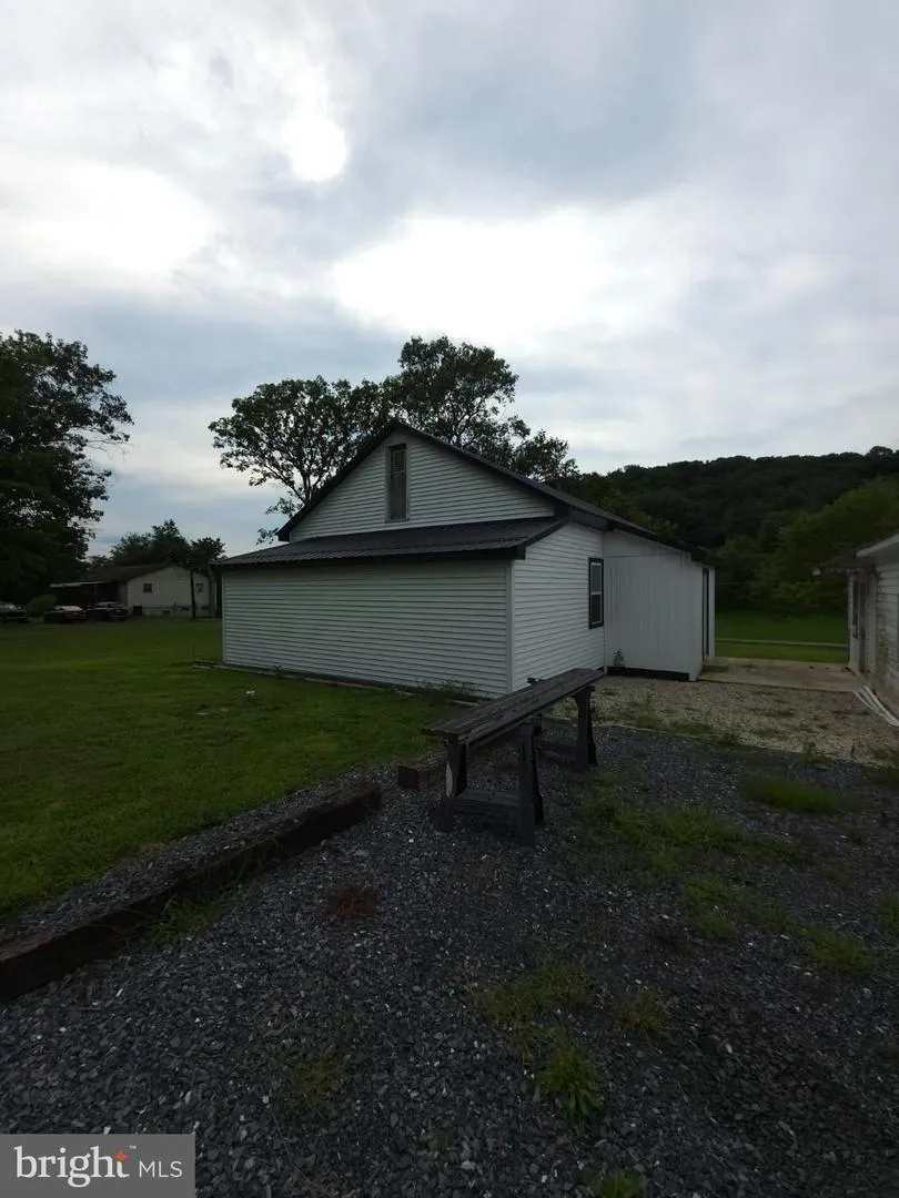 1703 FERGUSON VALLEY Mc Veytown, PA 17051