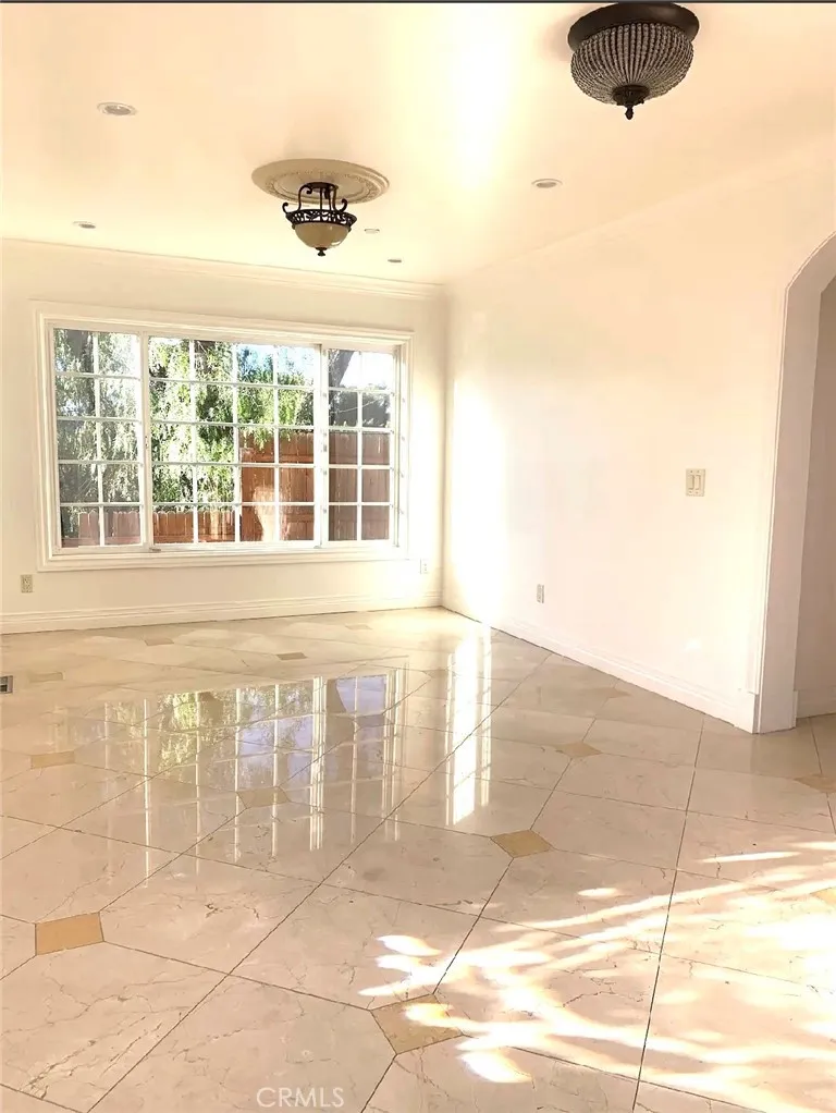 3512 Mesquite Drive Calabasas, CA 91302