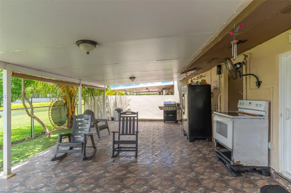 12202 SW 111th Ln Miami, FL 33186