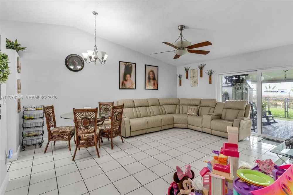 12202 SW 111th Ln Miami, FL 33186