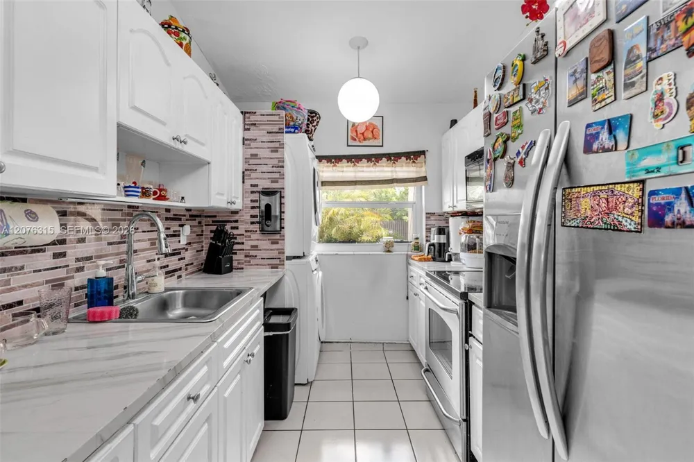 12202 SW 111th Ln Miami, FL 33186