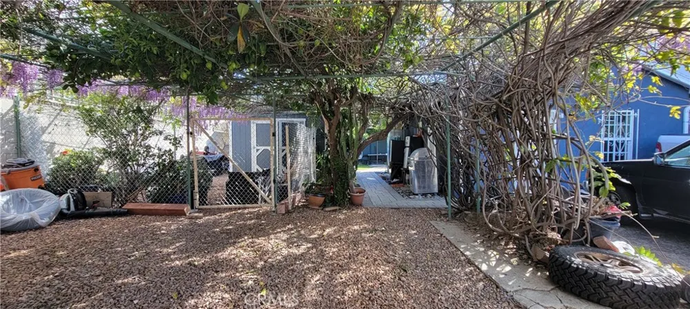 6467 Woodley Van Nuys, CA 91406