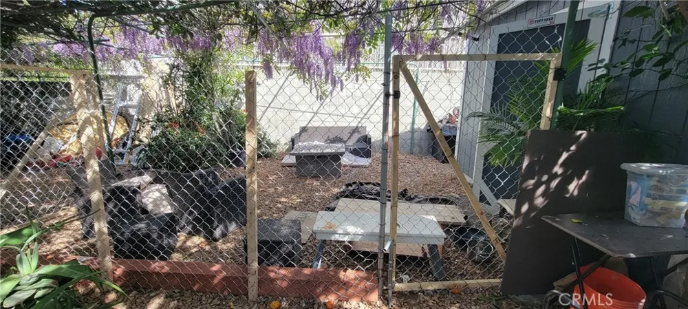 6467 Woodley Van Nuys, CA 91406