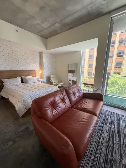 151 SE 1st St #405