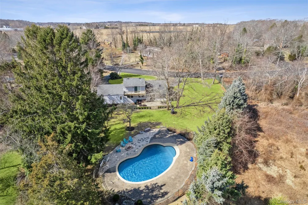 435 Old Saddle Lane Cutchogue, NY 11935