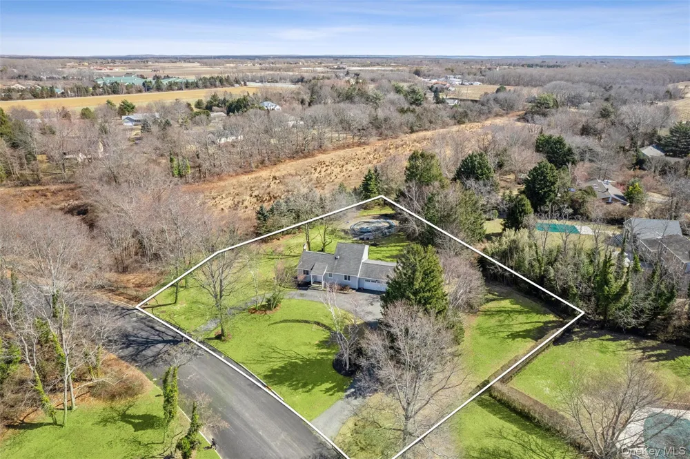 435 Old Saddle Lane Cutchogue, NY 11935