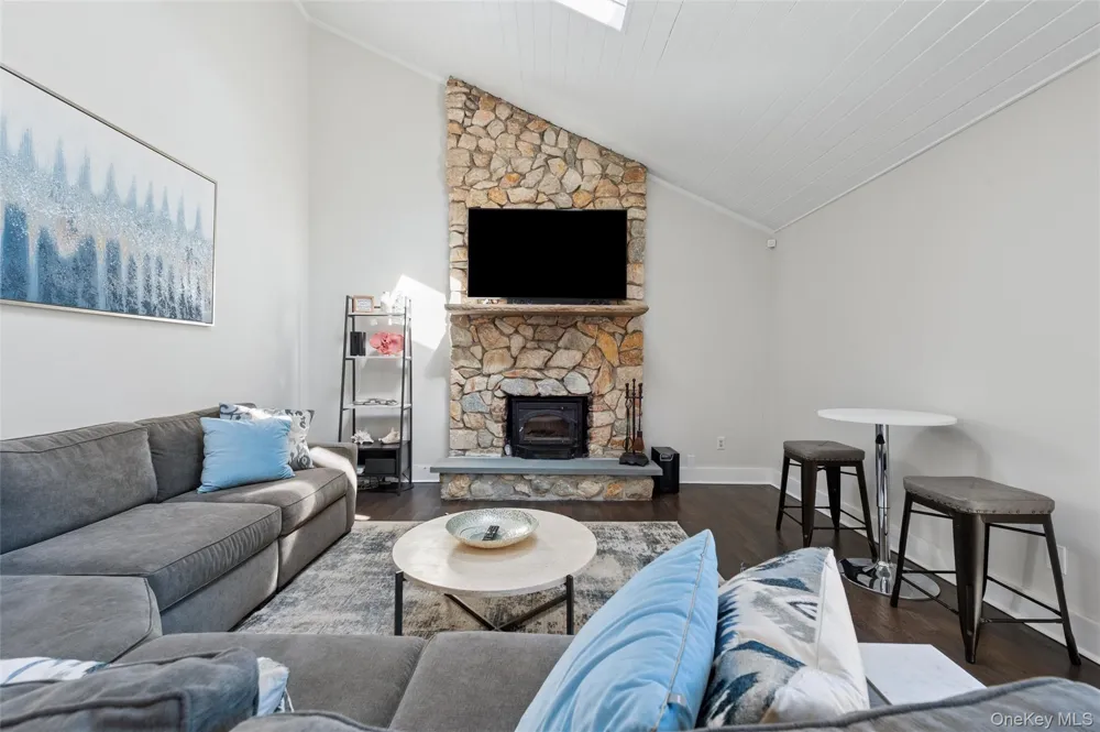 435 Old Saddle Lane Cutchogue, NY 11935