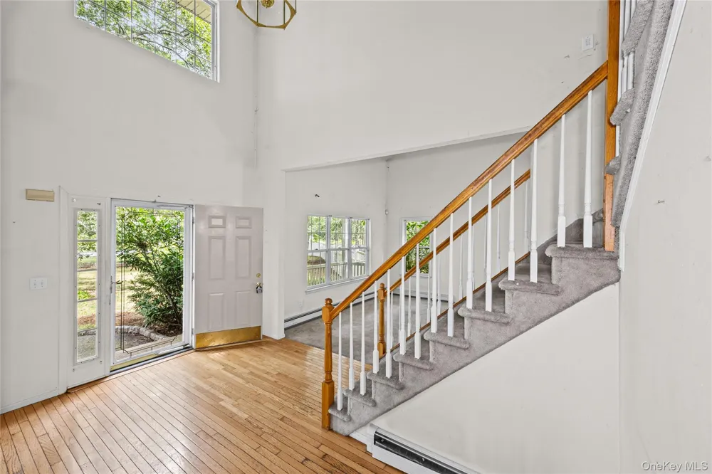 16 Jacobsen Court Medford, NY 11763