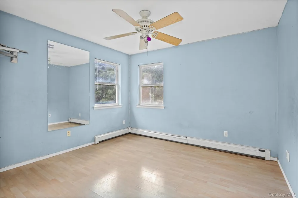 16 Jacobsen Court Medford, NY 11763