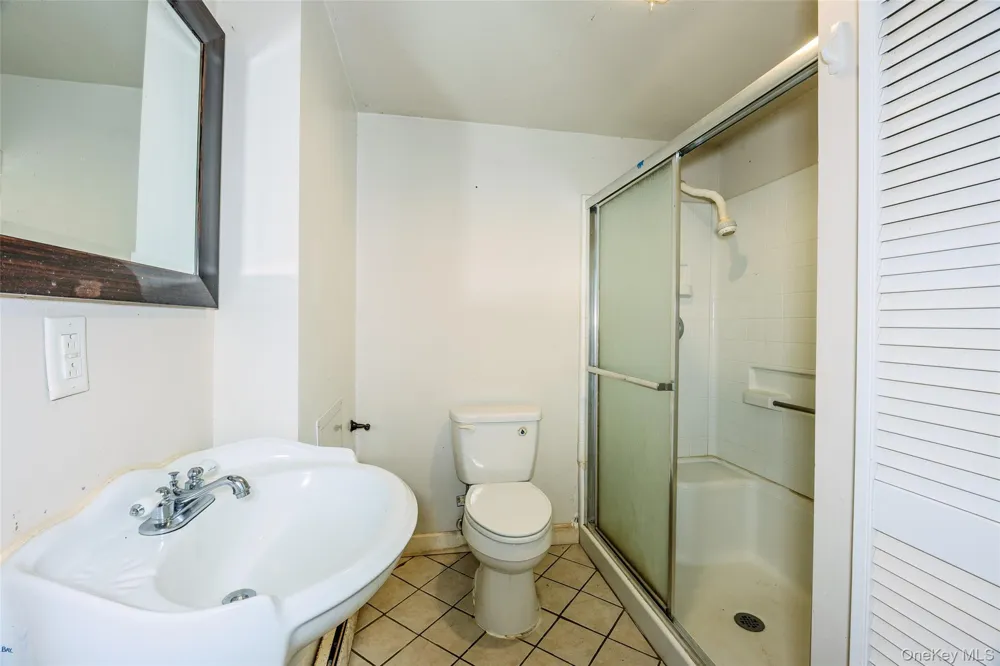 16 Jacobsen Court Medford, NY 11763