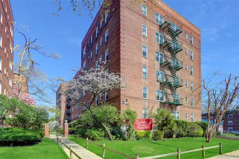 30 Cathedral Avenue #4A