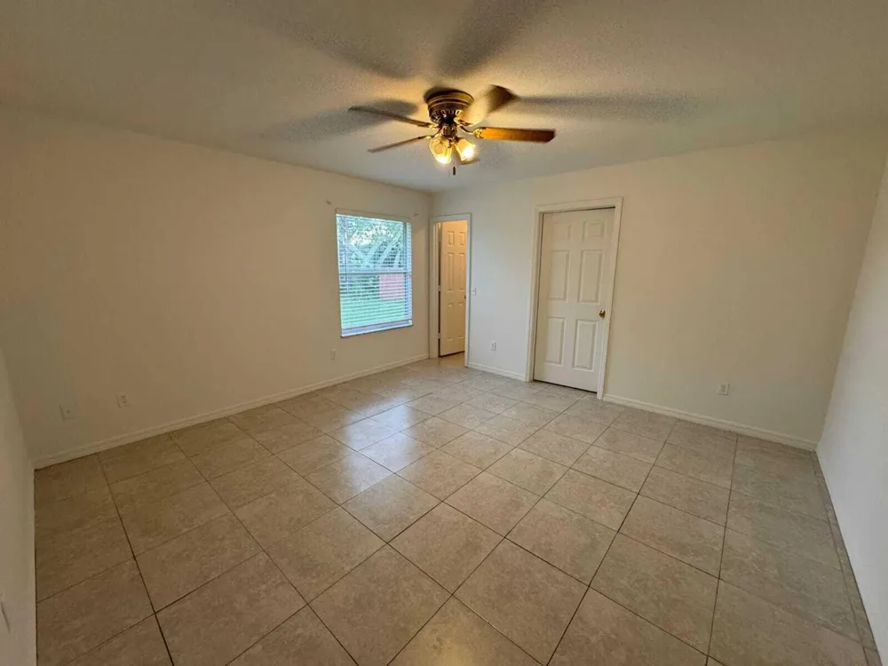 865 17TH LANE SW Vero Beach, FL 32962