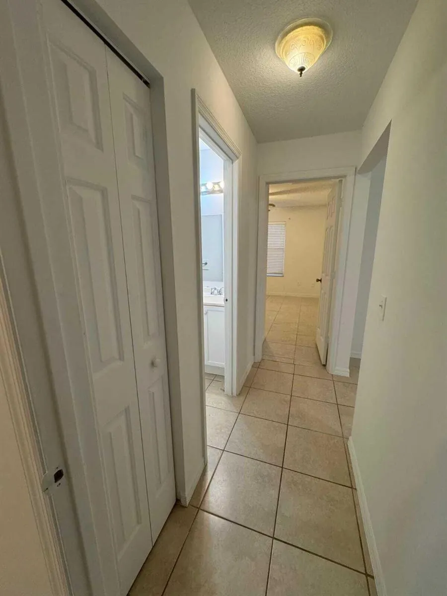865 17TH LANE SW Vero Beach, FL 32962