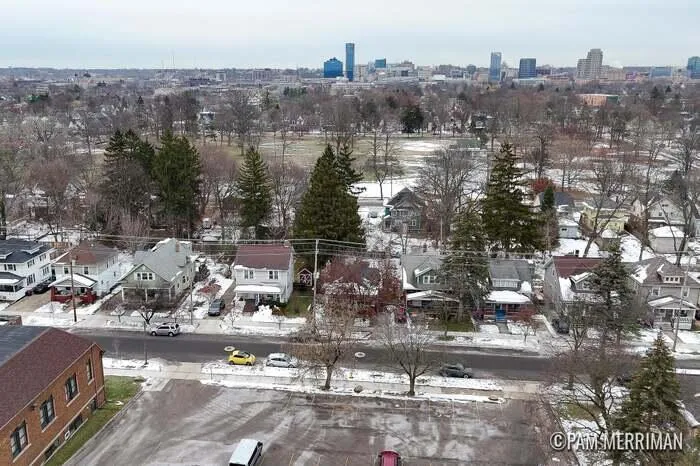 306 Valley Avenue NW Grand Rapids City, MI 49504