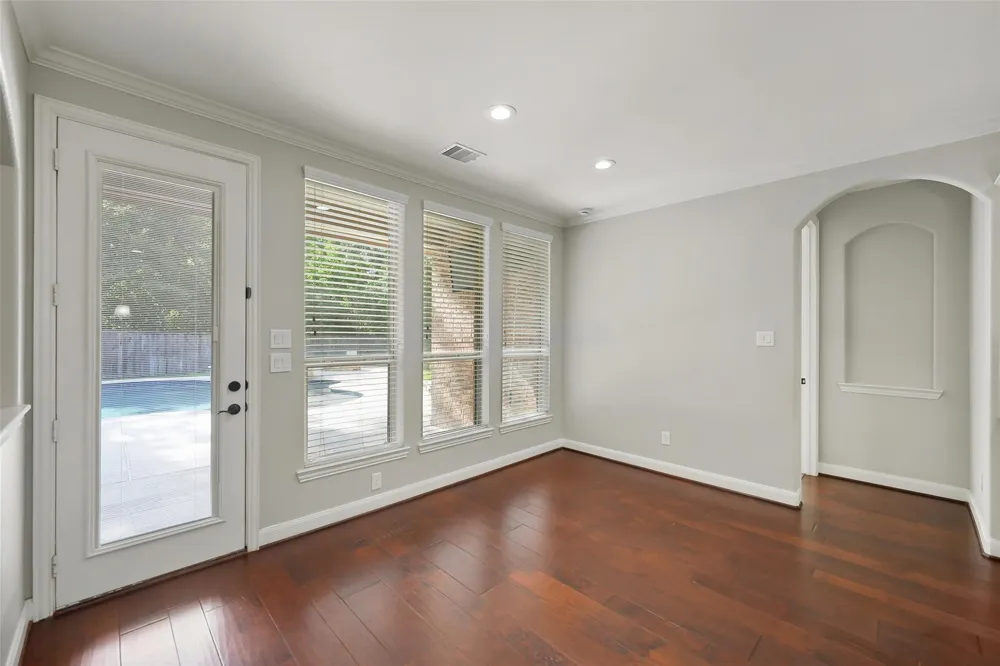 107 Jordans Place Montgomery, TX 77316