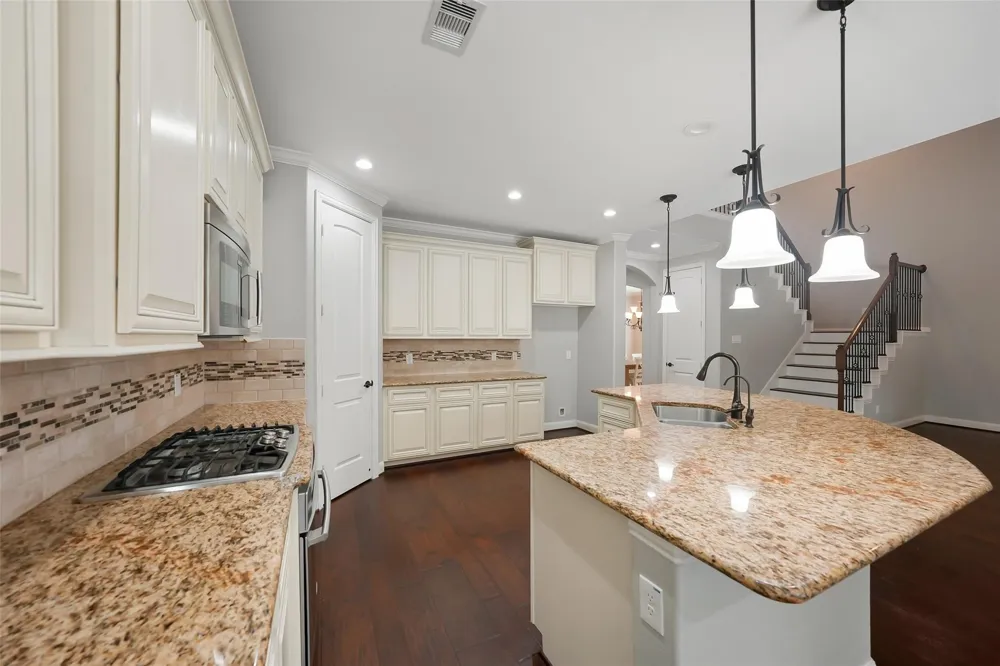 107 Jordans Place Montgomery, TX 77316