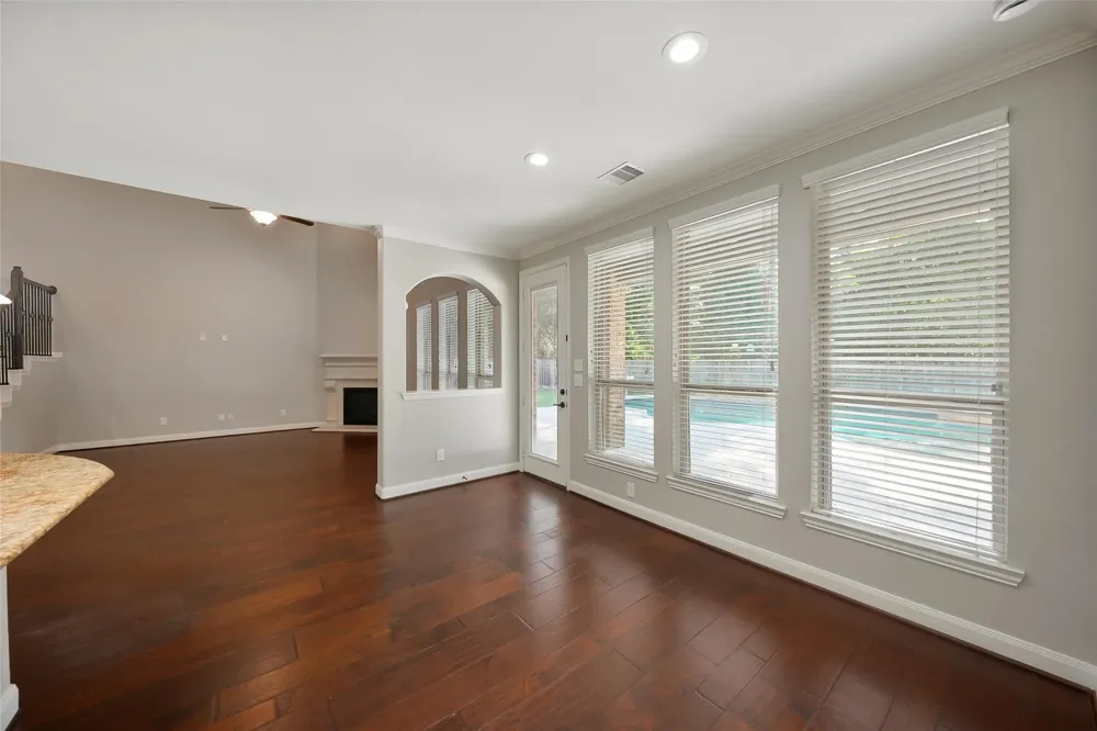 107 Jordans Place Montgomery, TX 77316