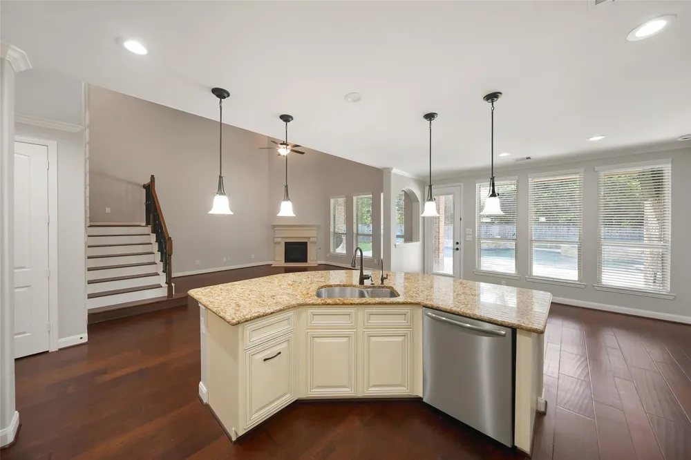 107 Jordans Place Montgomery, TX 77316